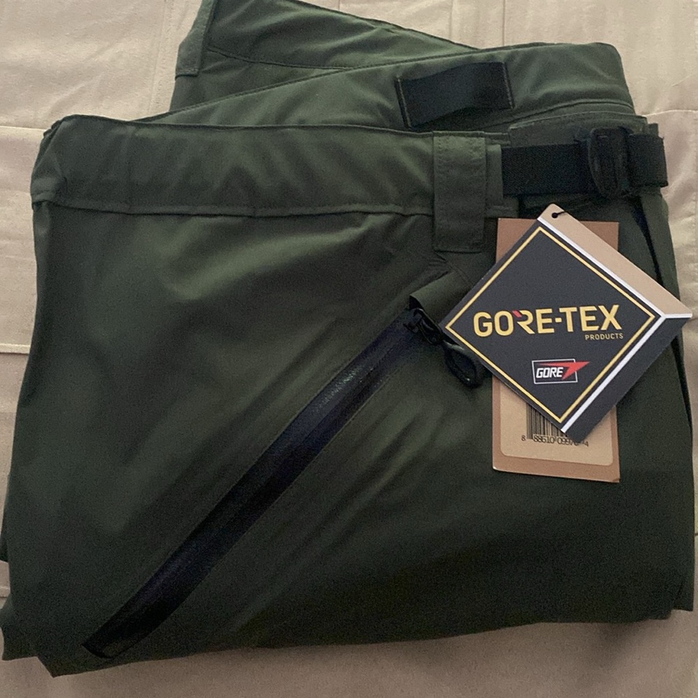 NWT GORE-TEX Beyond Dark Green Rain Pants